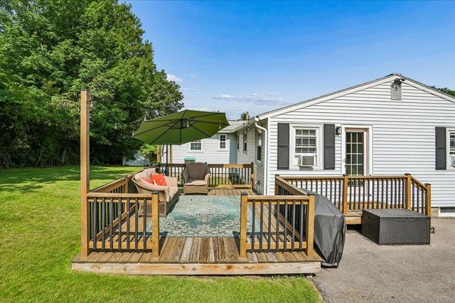 4 Sprucewood Avenue, Nashua, NH 03062