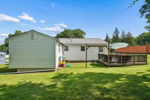 4 Sprucewood Avenue, Nashua, NH 03062