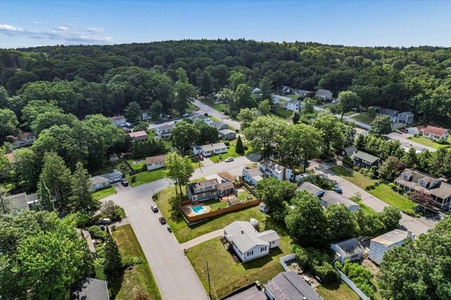 4 Sprucewood Avenue, Nashua, NH 03062