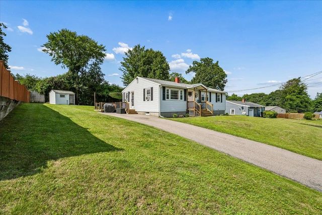 4 Sprucewood Avenue, Nashua, NH 03062