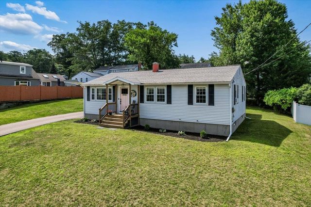 4 Sprucewood Avenue, Nashua, NH 03062