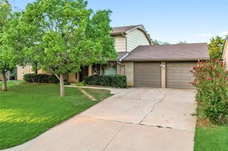 8900 Lakeaire Drive, Oklahoma City, OK 73132