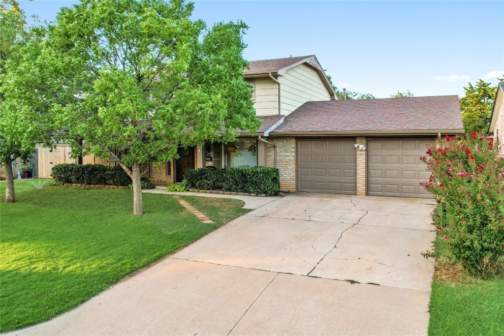 8900 Lakeaire Drive, Oklahoma City, OK 73132