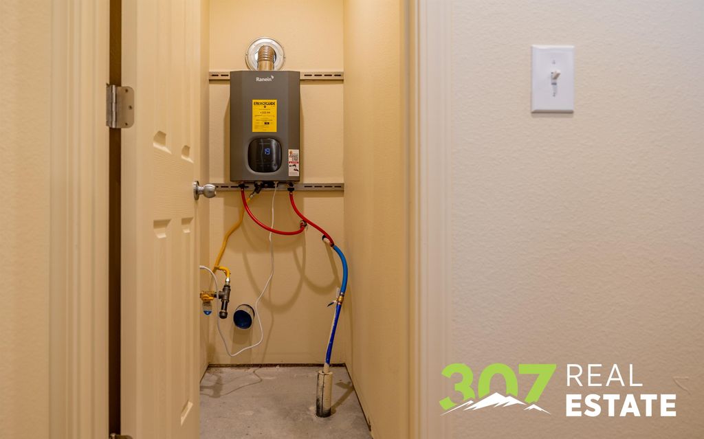 3256 North Fork Hwy, Cody, WY 82414 photo 14