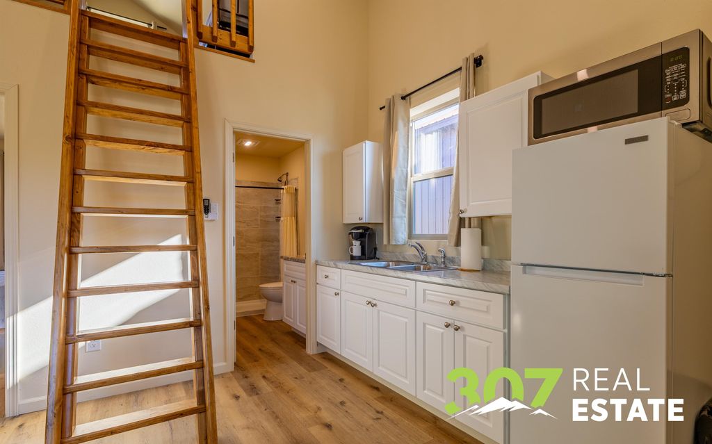 3256 North Fork Hwy, Cody, WY 82414 photo 9