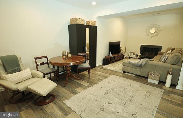 3335 WILTON CREST CT, Alexandria, VA 22310