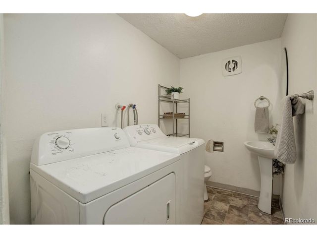 1638 Chester St, Aurora, CO 80010