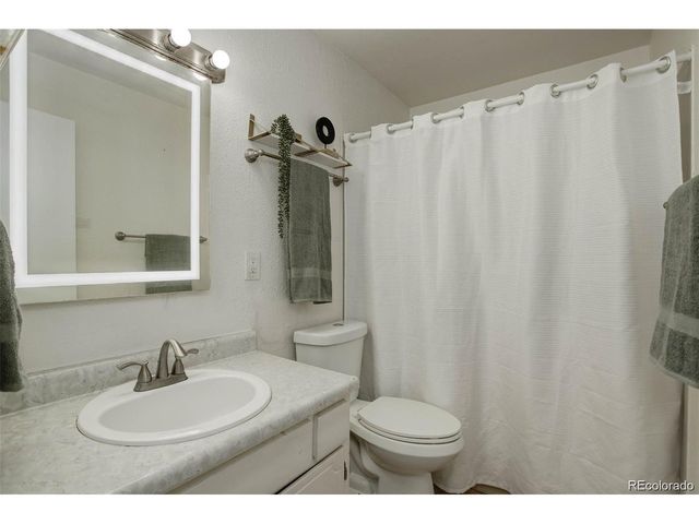 1638 Chester St, Aurora, CO 80010