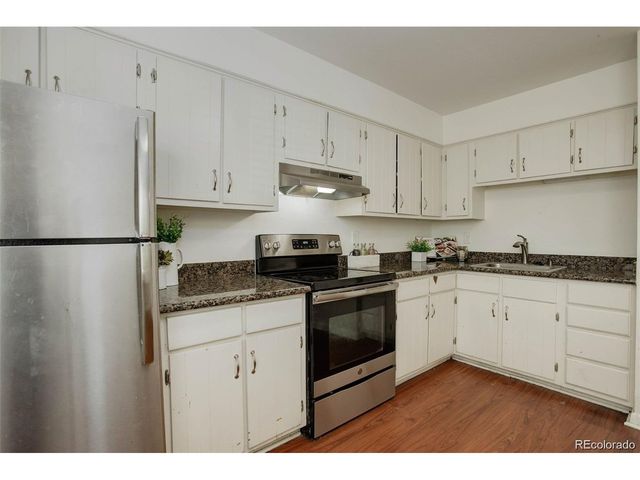 1638 Chester St, Aurora, CO 80010