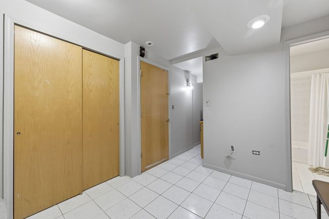 6211 N Kedzie Avenue 2S, Chicago, IL 60659