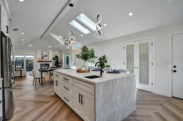 2233 W Hedding Street, San Jose, CA 95128