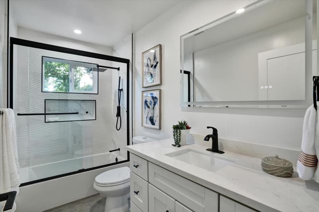 2233 W Hedding Street, San Jose, CA 95128