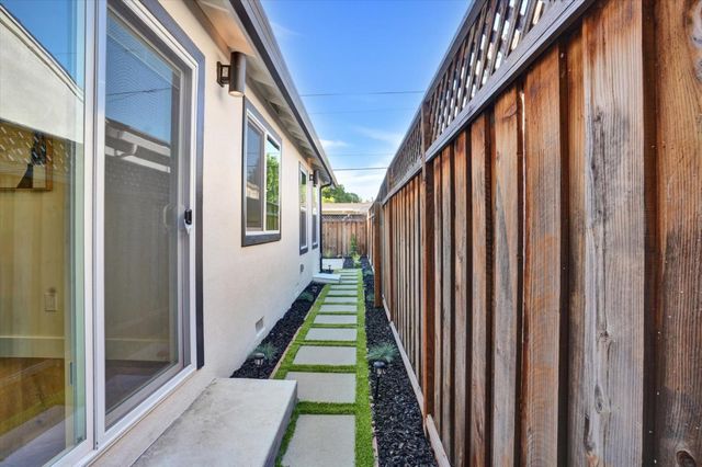 2233 W Hedding Street, San Jose, CA 95128