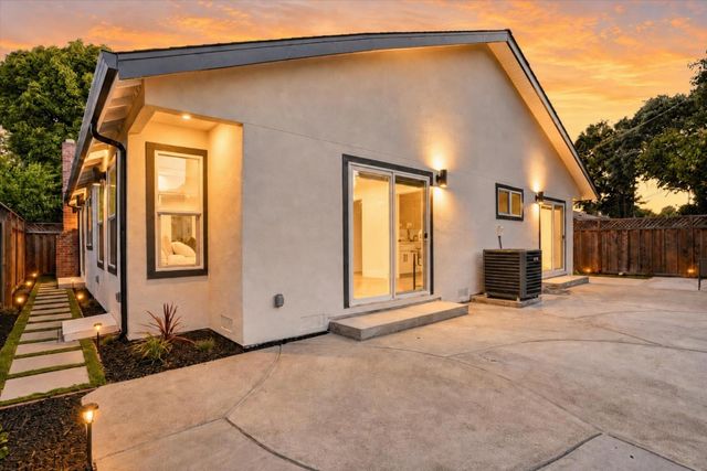 2233 W Hedding Street, San Jose, CA 95128