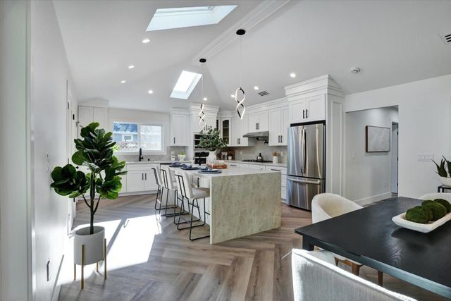 2233 W Hedding Street, San Jose, CA 95128