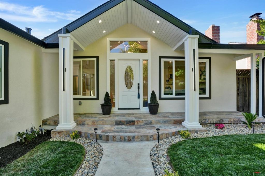 2233 W Hedding Street, San Jose, CA 95128