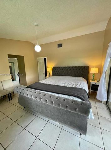 4825 SW 149th Court 18B, Miami, FL 33185