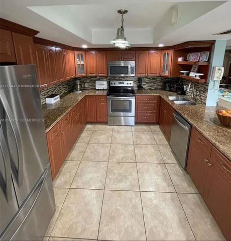 4825 SW 149th Court 18B, Miami, FL 33185