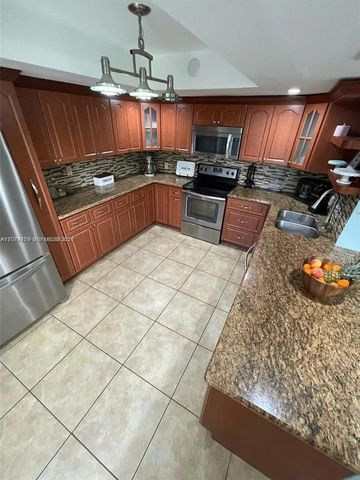 4825 SW 149th Court 18B, Miami, FL 33185