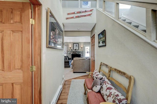 390 SNOW RIDGE CIR, Lake Harmony, PA 18624