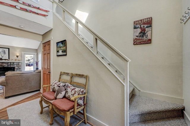 390 SNOW RIDGE CIR, Lake Harmony, PA 18624