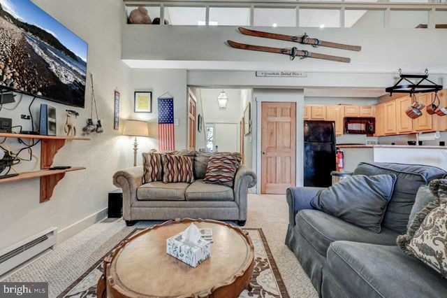 390 SNOW RIDGE CIR, Lake Harmony, PA 18624