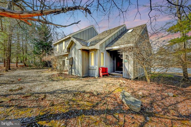 390 SNOW RIDGE CIR, Lake Harmony, PA 18624