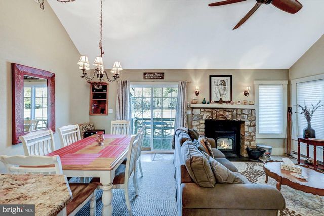 390 SNOW RIDGE CIR, Lake Harmony, PA 18624