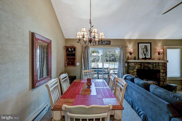 390 SNOW RIDGE CIR, Lake Harmony, PA 18624