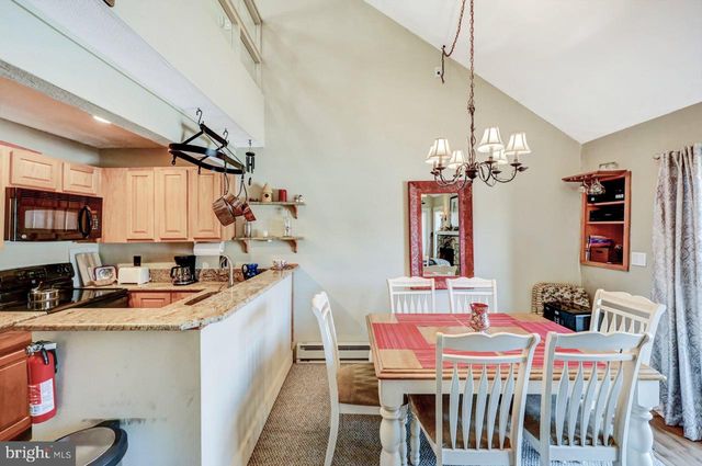 390 SNOW RIDGE CIR, Lake Harmony, PA 18624