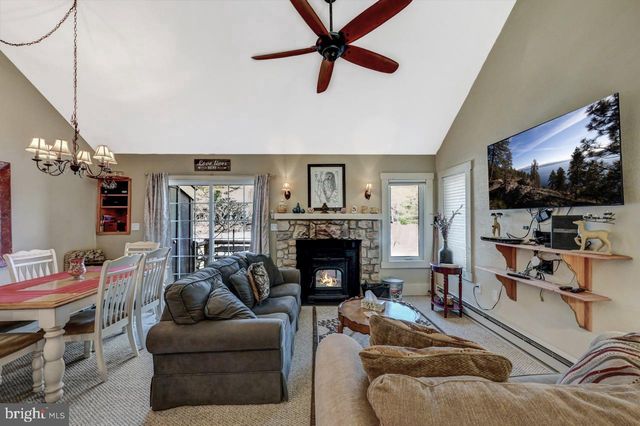 390 SNOW RIDGE CIR, Lake Harmony, PA 18624