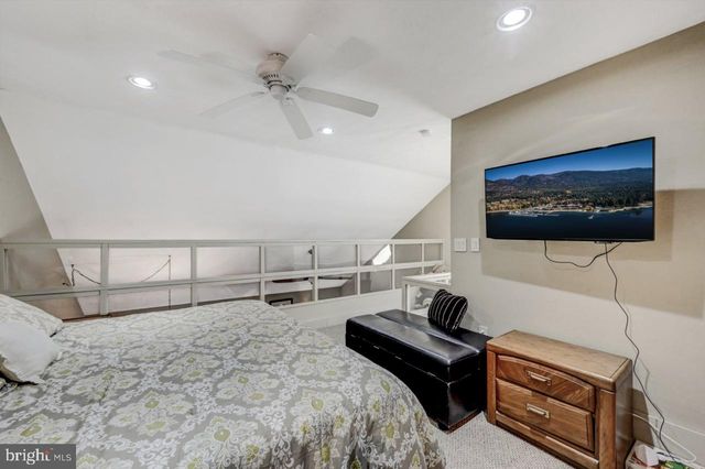 390 SNOW RIDGE CIR, Lake Harmony, PA 18624