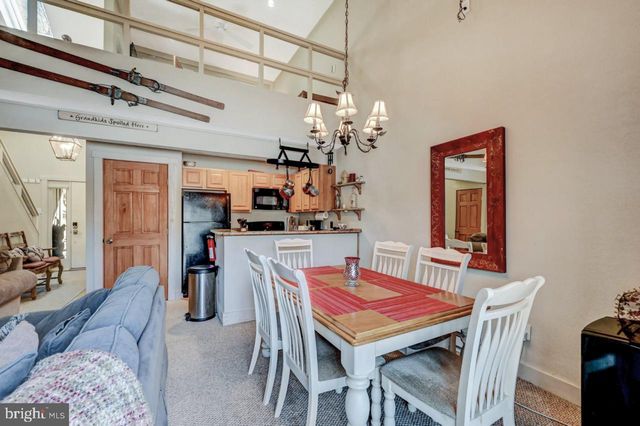 390 SNOW RIDGE CIR, Lake Harmony, PA 18624