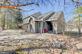 390 SNOW RIDGE CIR, Lake Harmony, PA 18624