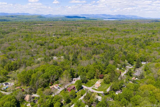 31 Horns Park Road, Hyde Park, NY 12538