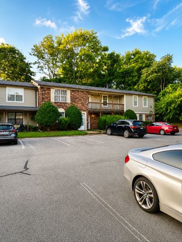 946 Coarsey Dr, Nashville, TN 37217