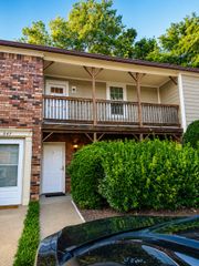 946 Coarsey Dr, Nashville, TN 37217