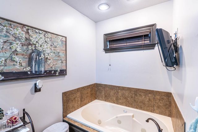 2002 Beaver Falls Lane, Jonesboro, AR 72404