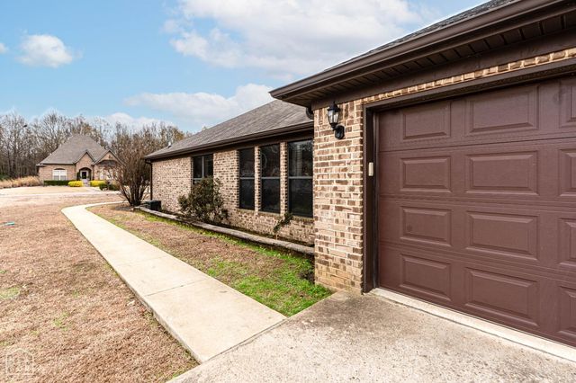 2002 Beaver Falls Lane, Jonesboro, AR 72404