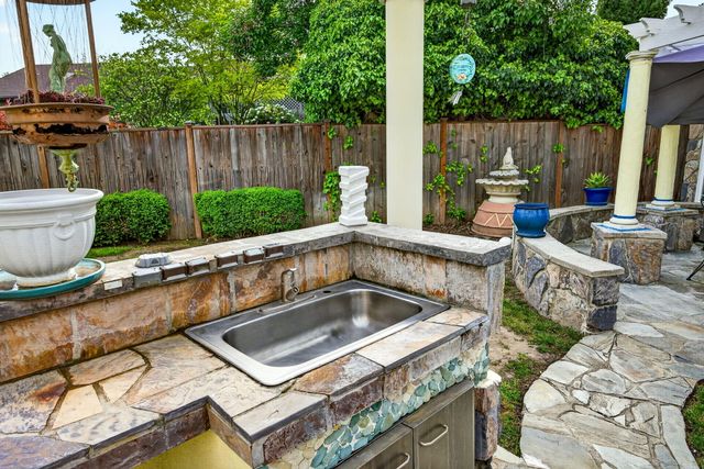 1082 La Loma Drive, Medford, OR 97504