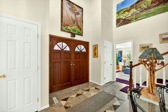 1082 La Loma Drive, Medford, OR 97504