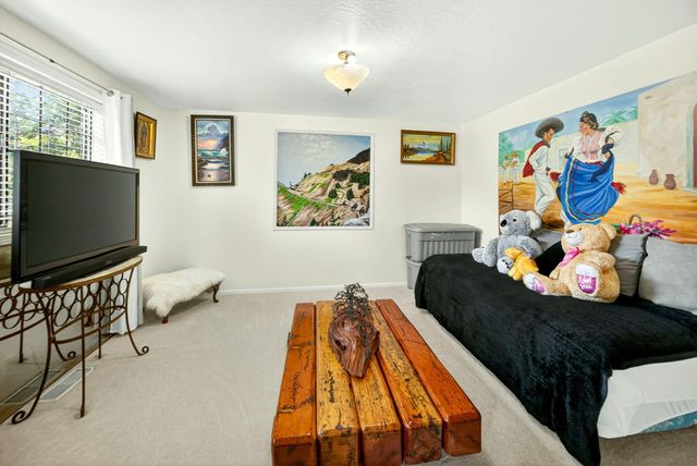 1082 La Loma Drive, Medford, OR 97504