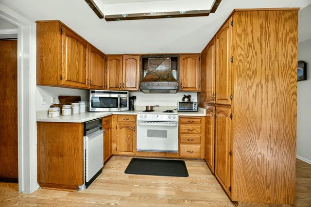 1082 La Loma Drive, Medford, OR 97504