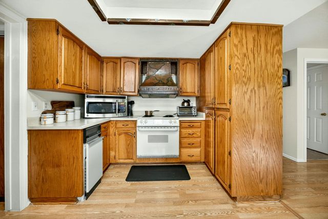 1082 La Loma Drive, Medford, OR 97504