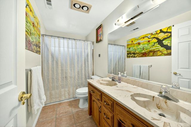 1082 La Loma Drive, Medford, OR 97504