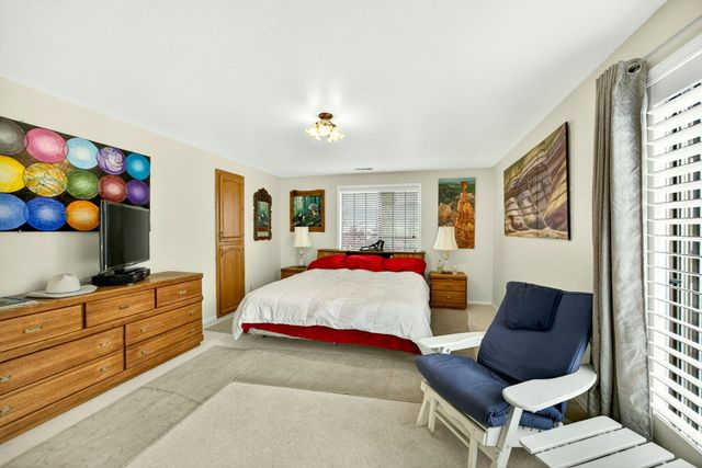 1082 La Loma Drive, Medford, OR 97504