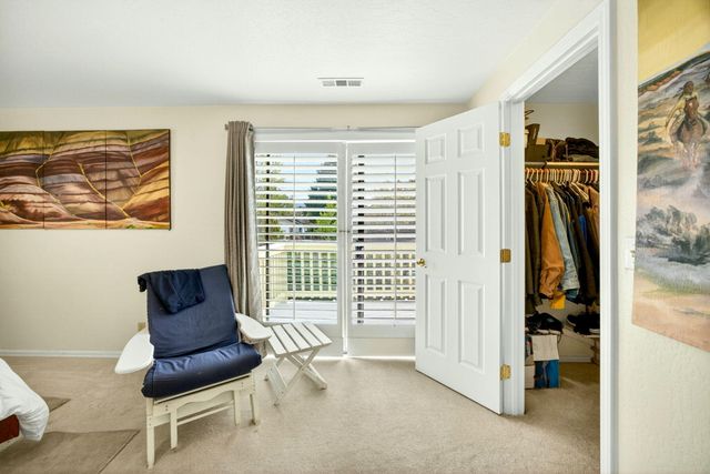 1082 La Loma Drive, Medford, OR 97504