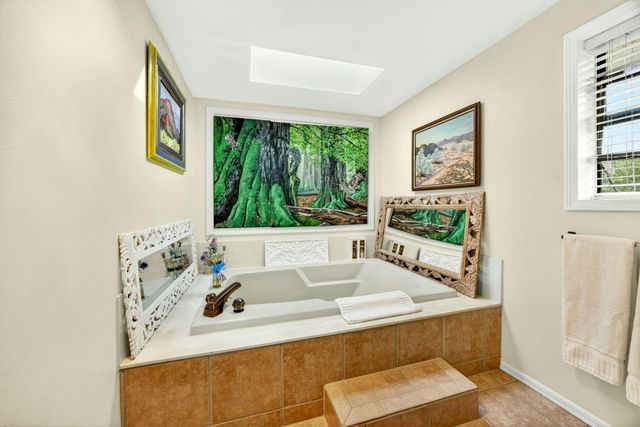 1082 La Loma Drive, Medford, OR 97504