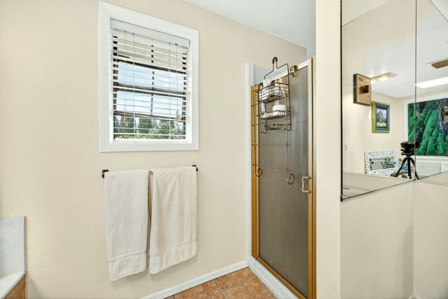 1082 La Loma Drive, Medford, OR 97504