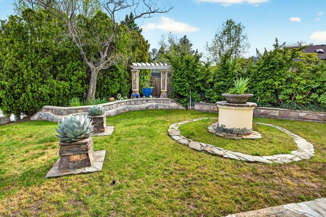 1082 La Loma Drive, Medford, OR 97504